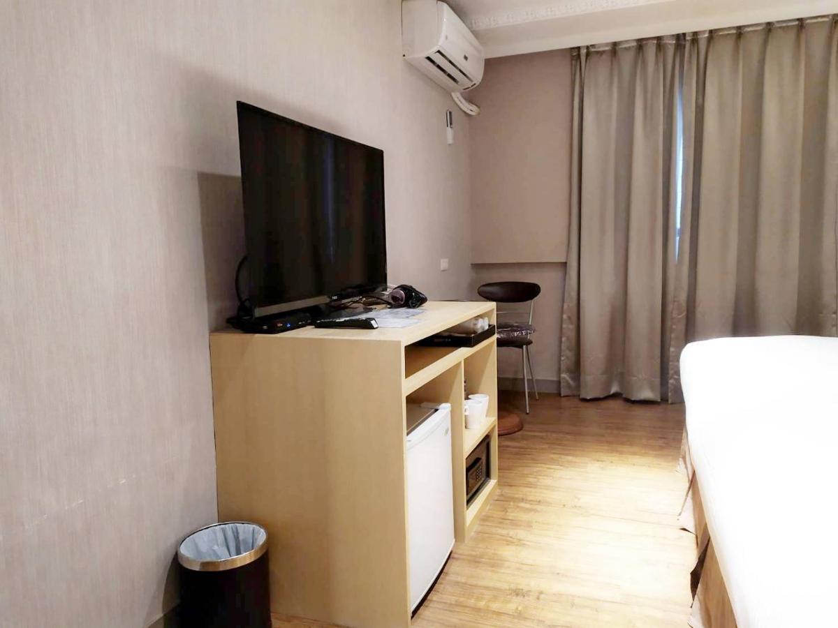 Simple Life Kaohsiung Hotel Exterior photo