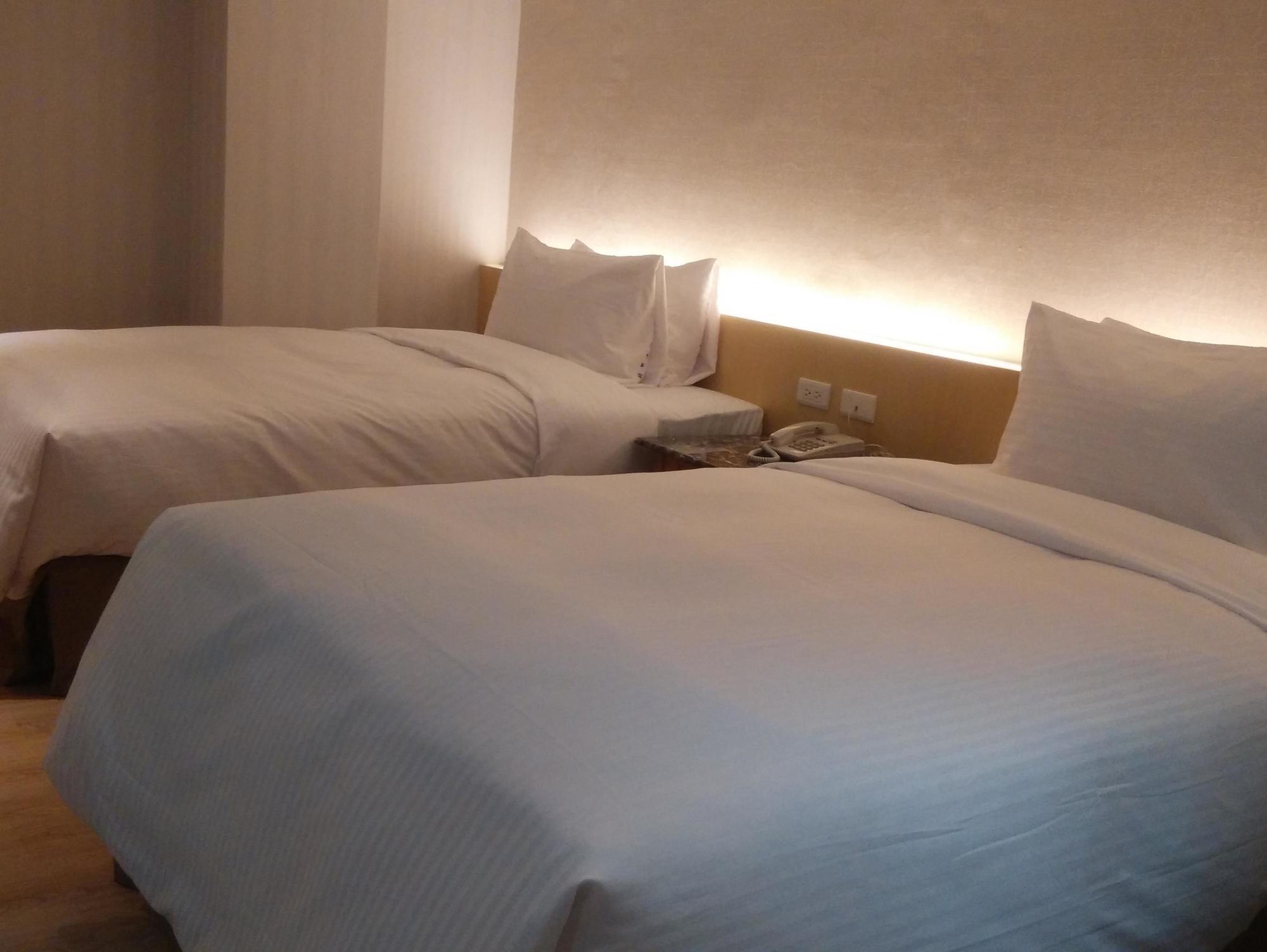 Simple Life Kaohsiung Hotel Exterior photo