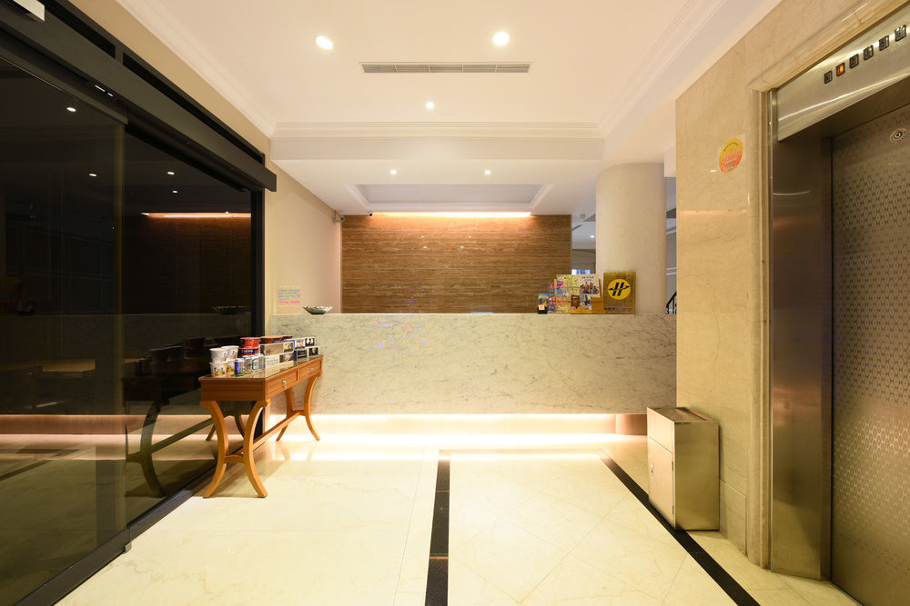 Simple Life Kaohsiung Hotel Exterior photo