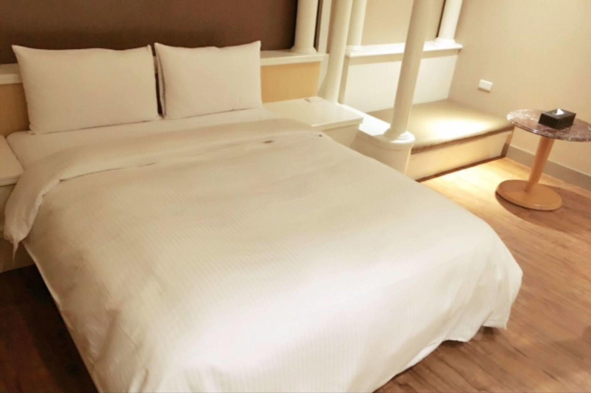 Simple Life Kaohsiung Hotel Exterior photo