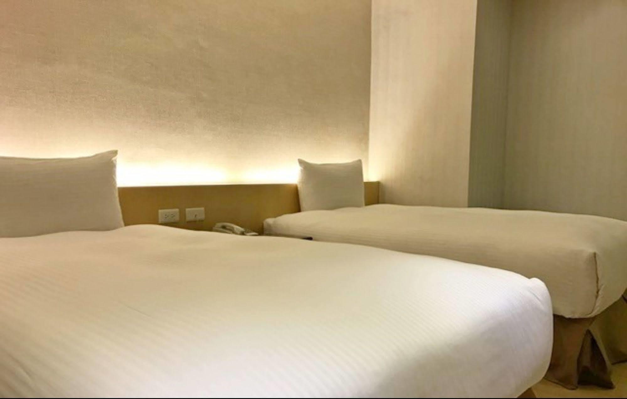Simple Life Kaohsiung Hotel Exterior photo