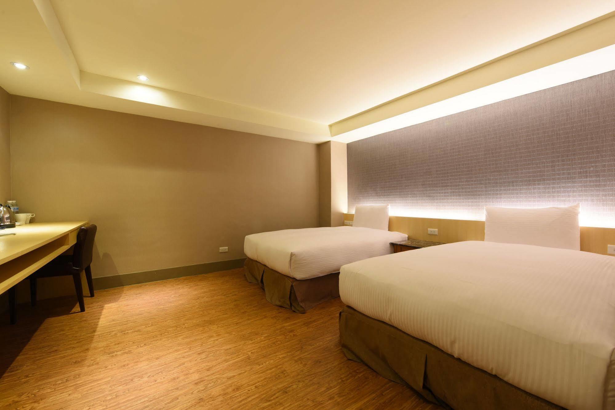 Simple Life Kaohsiung Hotel Exterior photo