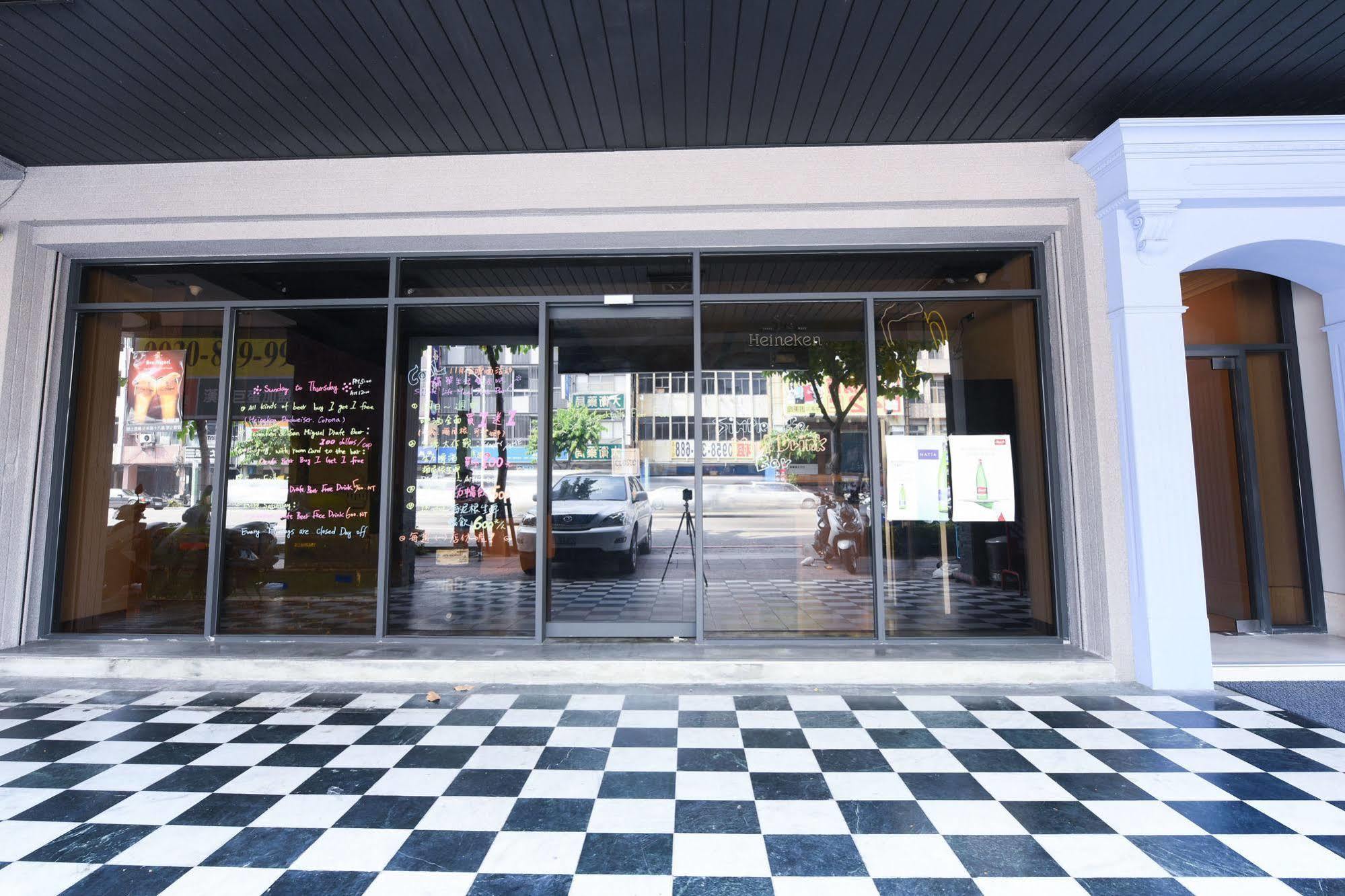 Simple Life Kaohsiung Hotel Exterior photo