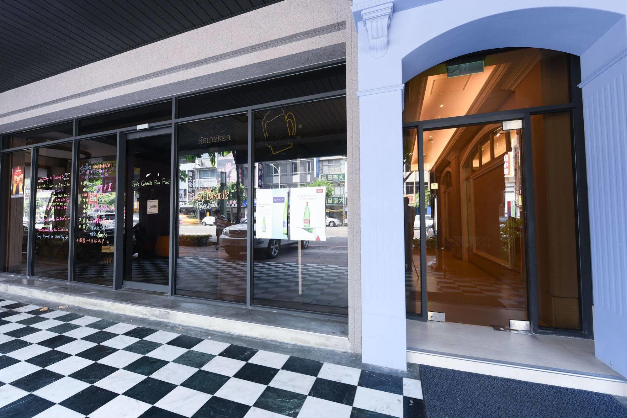 Simple Life Kaohsiung Hotel Exterior photo