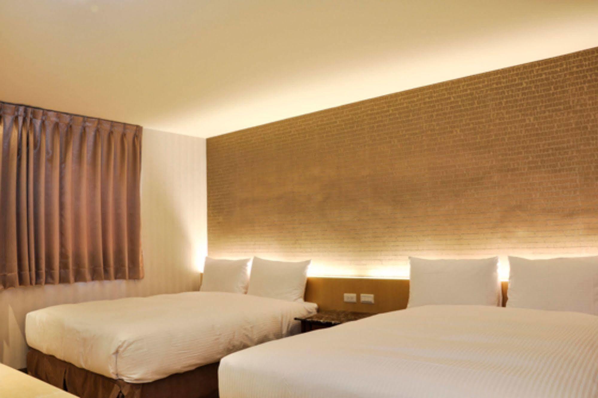 Simple Life Kaohsiung Hotel Exterior photo